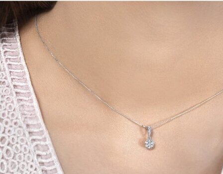 kalung emas putih wanita